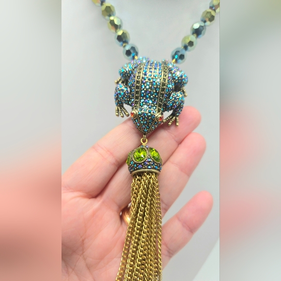 Heidi Daus Frog Necklace + Earrings w/ Black Aurora Borealis Swarovski Crystals - Picture 6 of 12